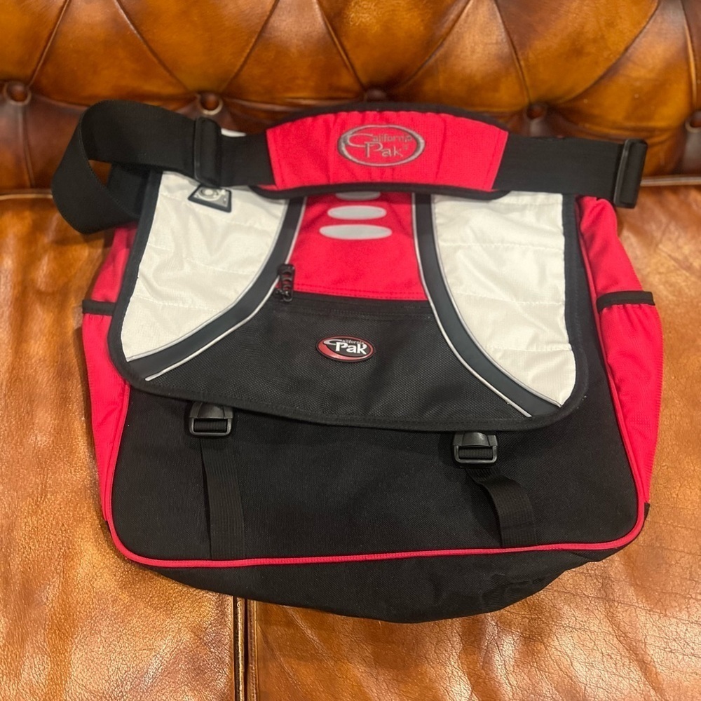 California Pak shoulder bag in GUC